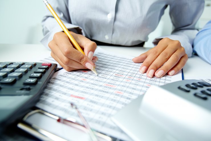 close-up-of-busy-businesswoman.jpg
